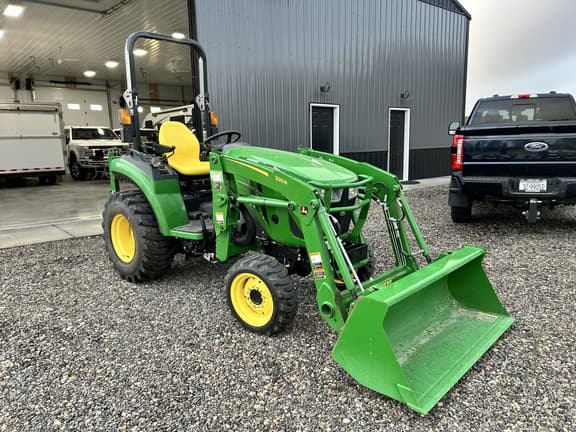 Image of John Deere 2032R equipment image 2