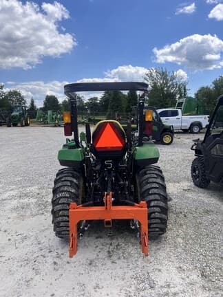 Image of John Deere 2032R equipment image 4
