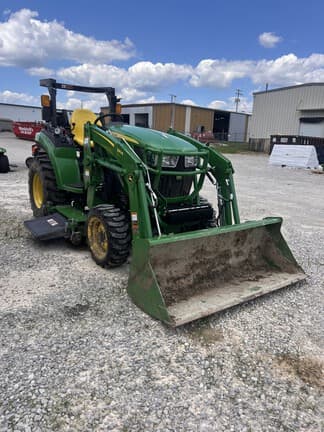 Image of John Deere 2032R equipment image 2