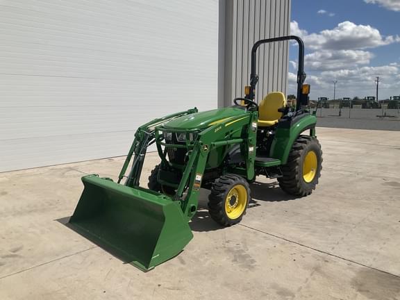 Image of John Deere 2032R equipment image 2