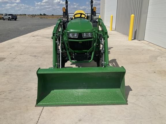 Image of John Deere 2032R equipment image 3