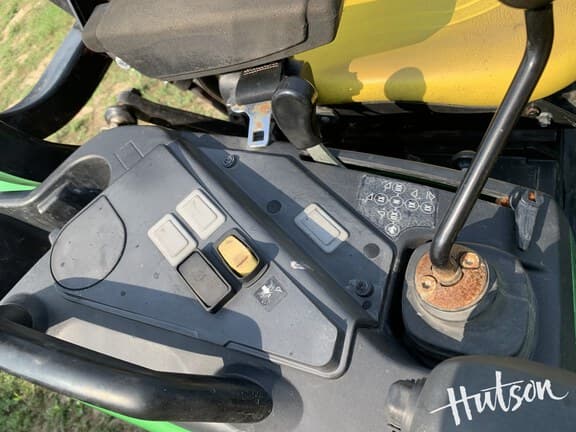 Image of John Deere 2038R equipment image 4