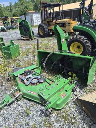 Image of John Deere 2038R equipment image 4