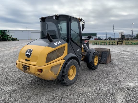 Image of John Deere 204L equipment image 2