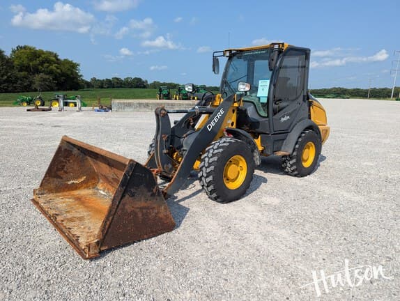 Image of John Deere 204L equipment image 1