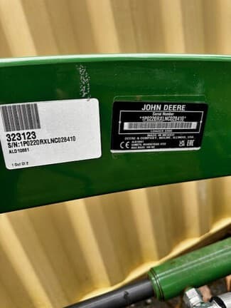Image of John Deere 220R equipment image 3
