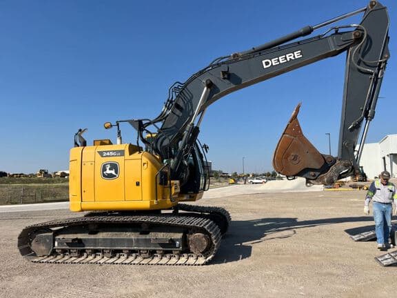 Image of John Deere 245G Primary image
