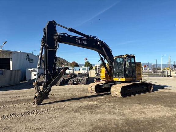 2022 John Deere 245G Equipment Image0