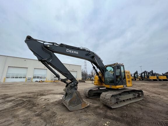 2022 John Deere 245G LC Equipment Image0