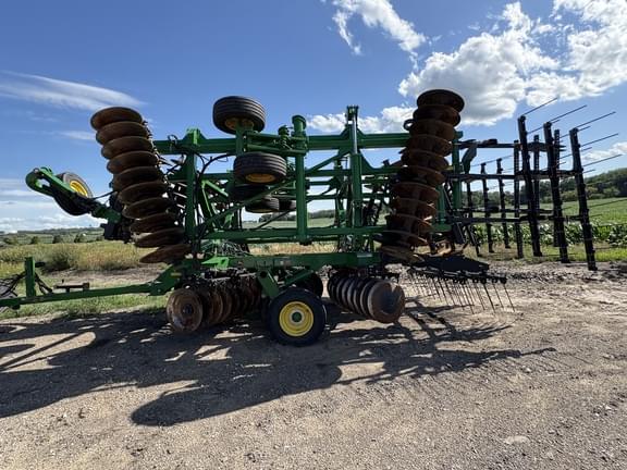 Image of John Deere 2633 equipment image 1