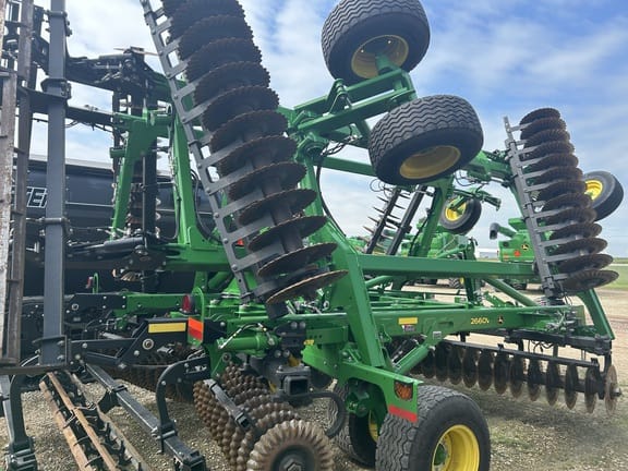2022 John Deere 2660VT Equipment Image0