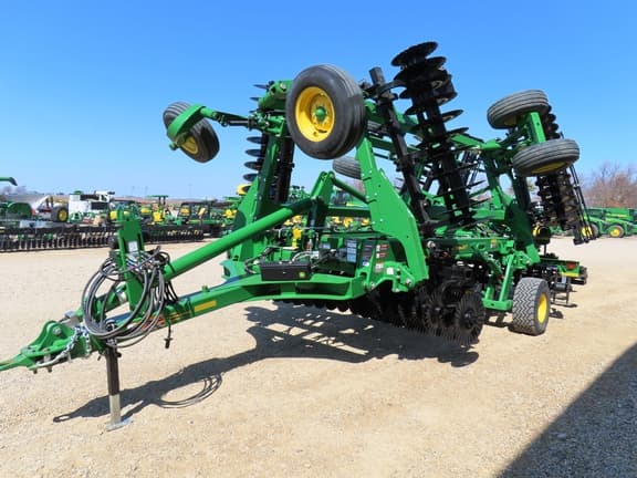 Image of John Deere 2660VT equipment image 3