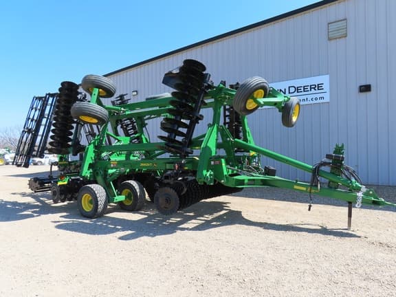 Image of John Deere 2660VT equipment image 1