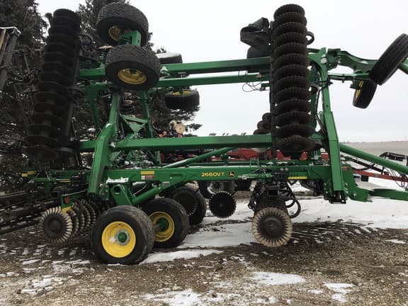Image of John Deere 2660VT equipment image 3