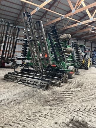 Image of John Deere 2660VT equipment image 1