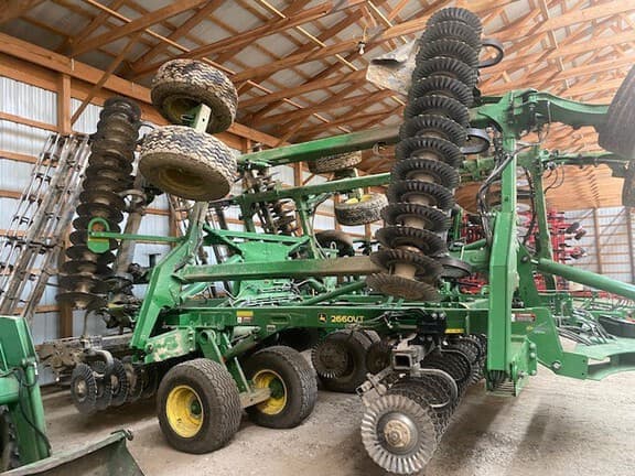 Image of John Deere 2660VT equipment image 1