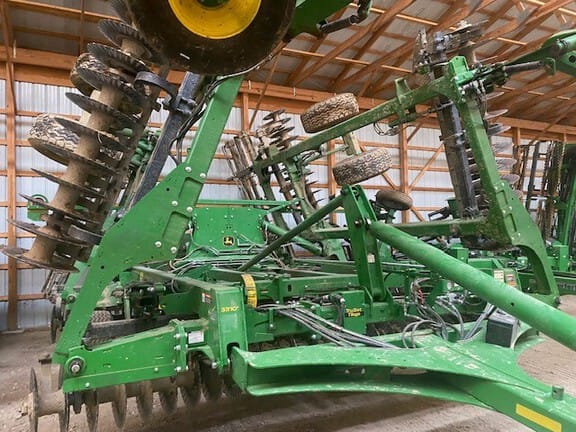 2022 John Deere 2660VT Equipment Image0