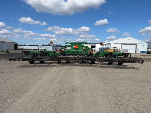 Image of John Deere 2660VT equipment image 3