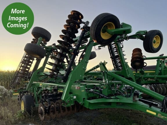 2022 John Deere 2660VT Equipment Image0