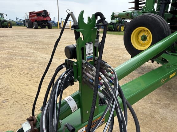 Image of John Deere 2660VT equipment image 1