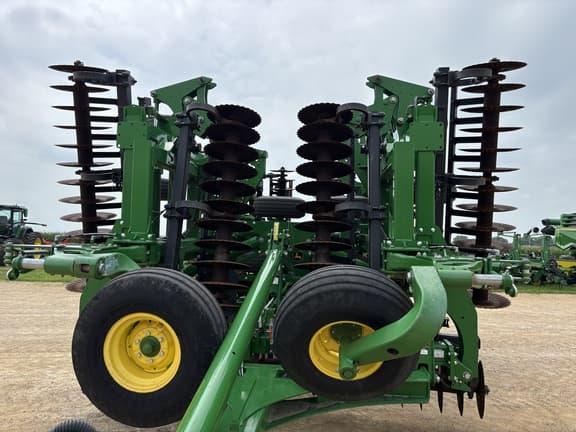 Image of John Deere 2660VT equipment image 2