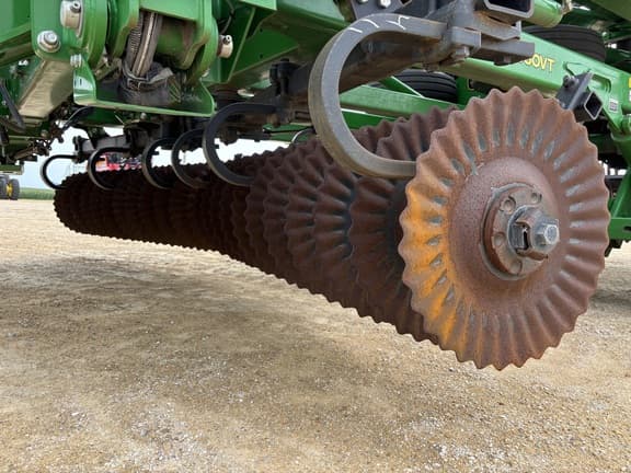 Image of John Deere 2660VT equipment image 3