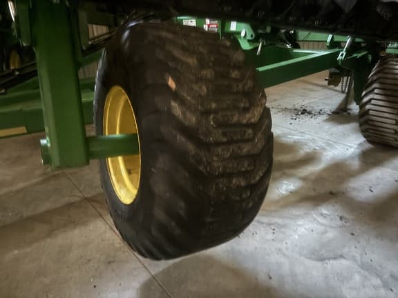 Image of John Deere 2680H equipment image 1