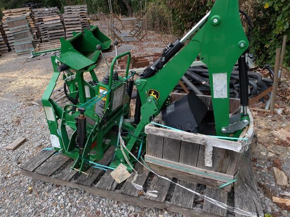 2022 John Deere 270B Equipment Image0
