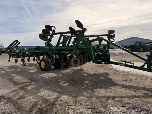 Image of John Deere 2730 equipment image 4