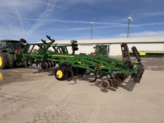 Image of John Deere 2730 equipment image 2