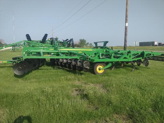 Image of John Deere 2730 equipment image 2