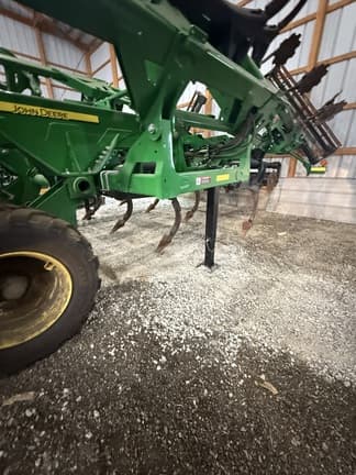 Image of John Deere 2730 equipment image 4