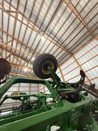 Image of John Deere 2730 equipment image 3