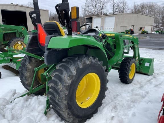 Image of John Deere 3025D equipment image 3