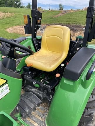 Image of John Deere 3025D equipment image 1
