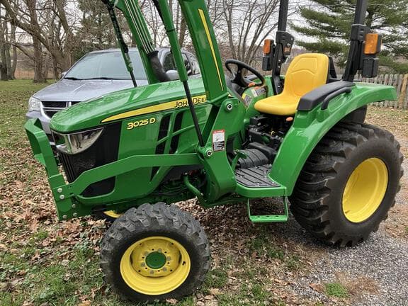 Image of John Deere 3025D equipment image 4