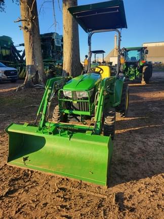 Image of John Deere 3025E equipment image 3
