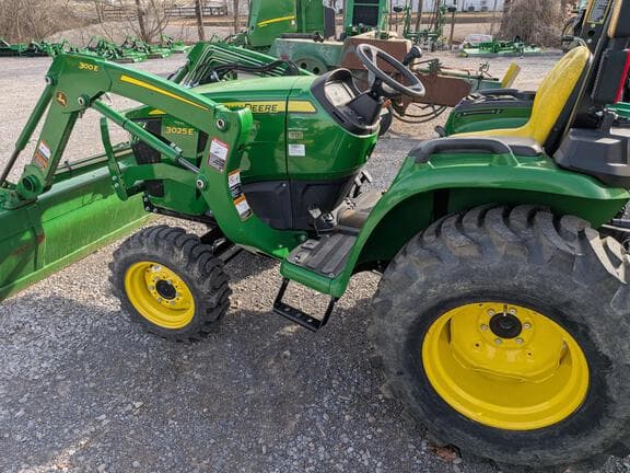 Image of John Deere 3025E Primary image
