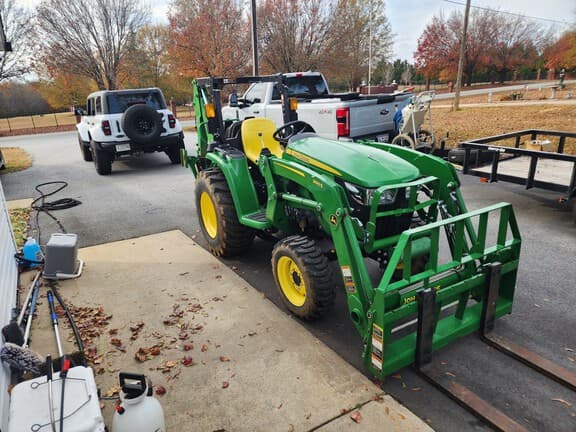 Image of John Deere 3025E equipment image 2