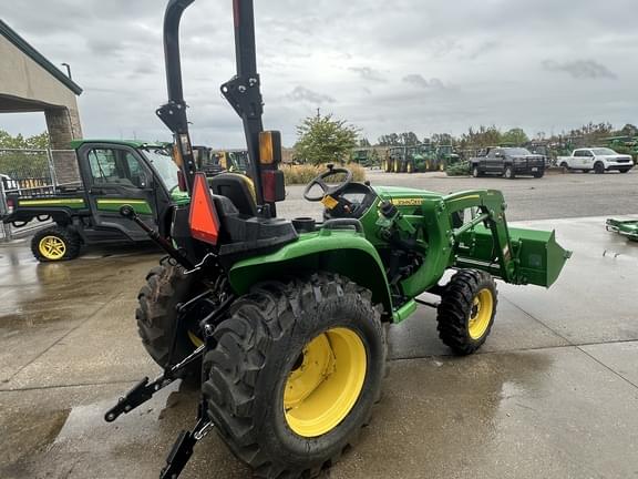 Image of John Deere 3025E equipment image 4