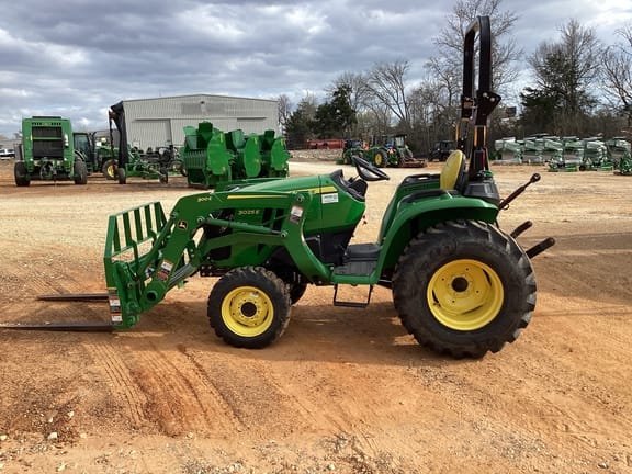 2022 John Deere 3025E Equipment Image0