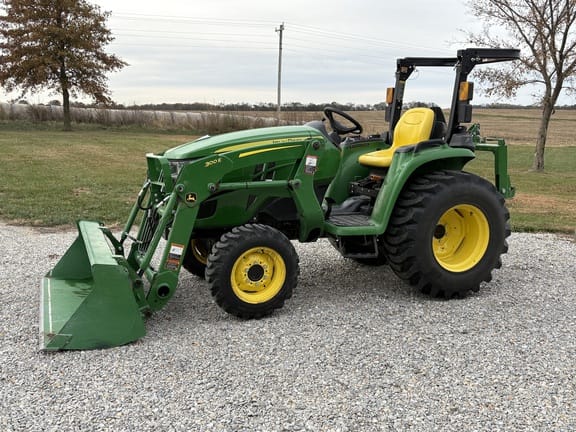 2022 John Deere 3025E Equipment Image0