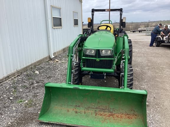 Image of John Deere 3025E equipment image 2