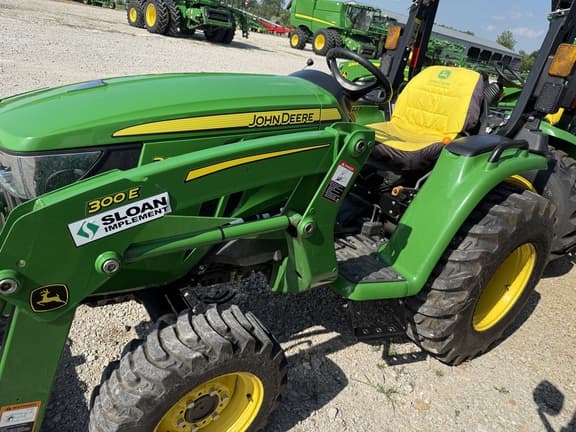 Image of John Deere 3025E equipment image 2