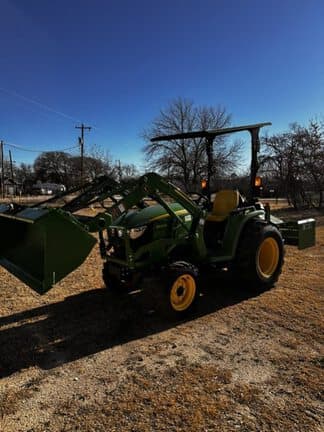 Image of John Deere 3032E equipment image 2