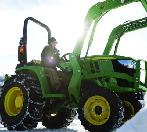 Image of John Deere 3032E Image 0