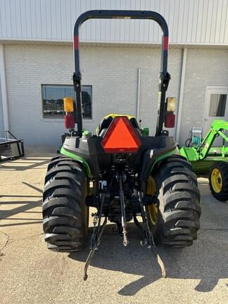 Image of John Deere 3032E equipment image 3
