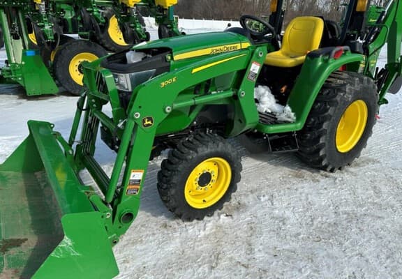 Image of John Deere 3032E equipment image 1
