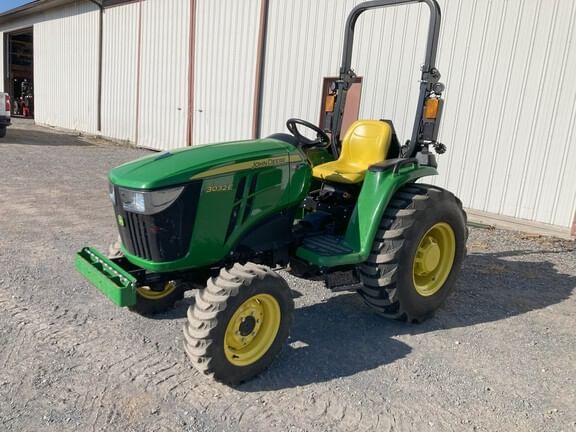 2022 John Deere 3032E Equipment Image0