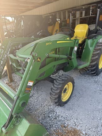 Image of John Deere 3032E equipment image 1